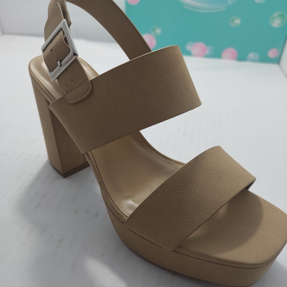 JAYLEN Mid Platform Heel Sandal Natural
